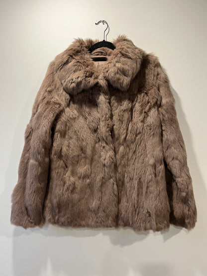 Manteau en fourrure taupe