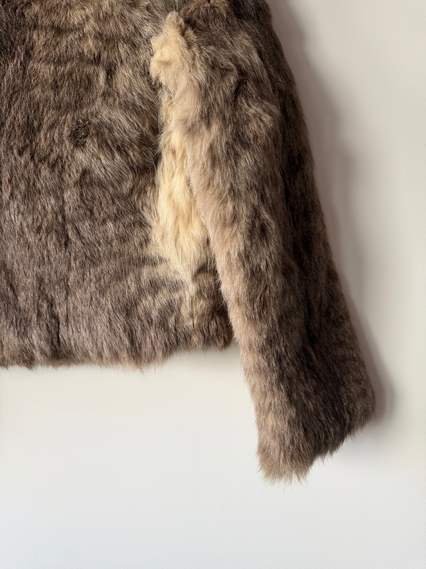 Veste en fourrure grise