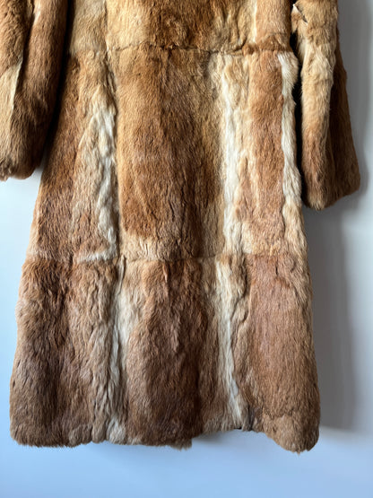Manteau long en fourrure beige
