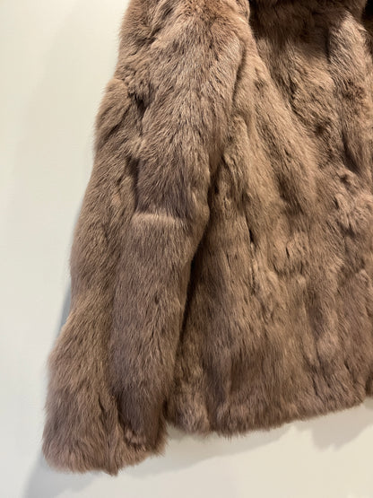 Manteau en fourrure taupe
