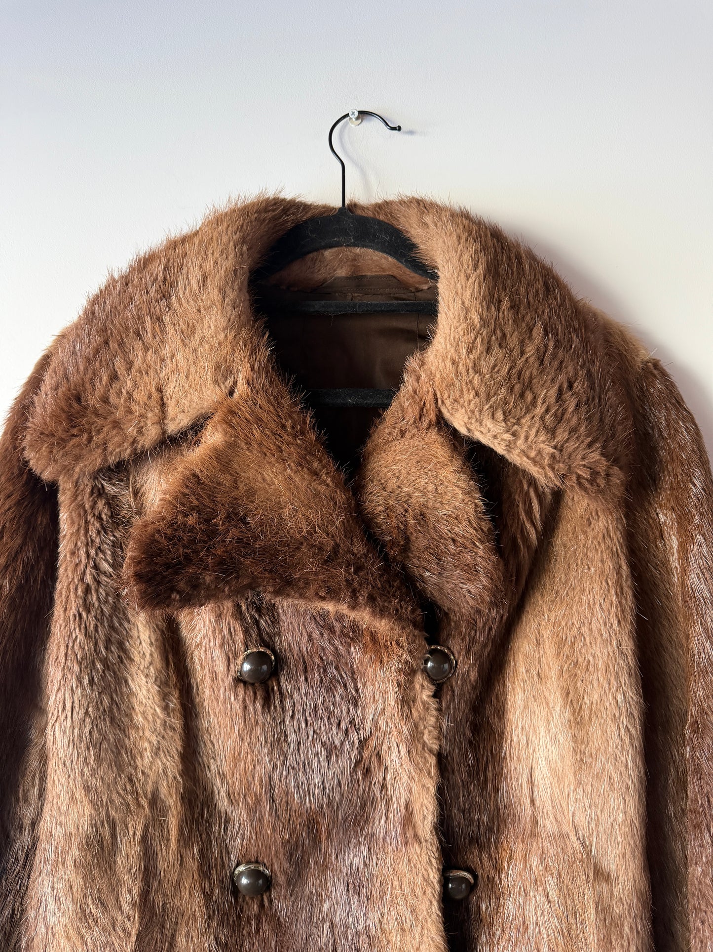Manteau en fourrure forme caban