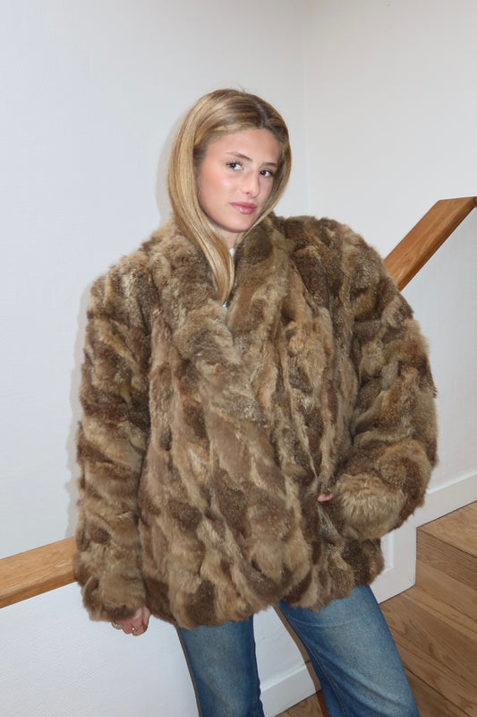 Manteau en fourrure marron manches chauve-souris