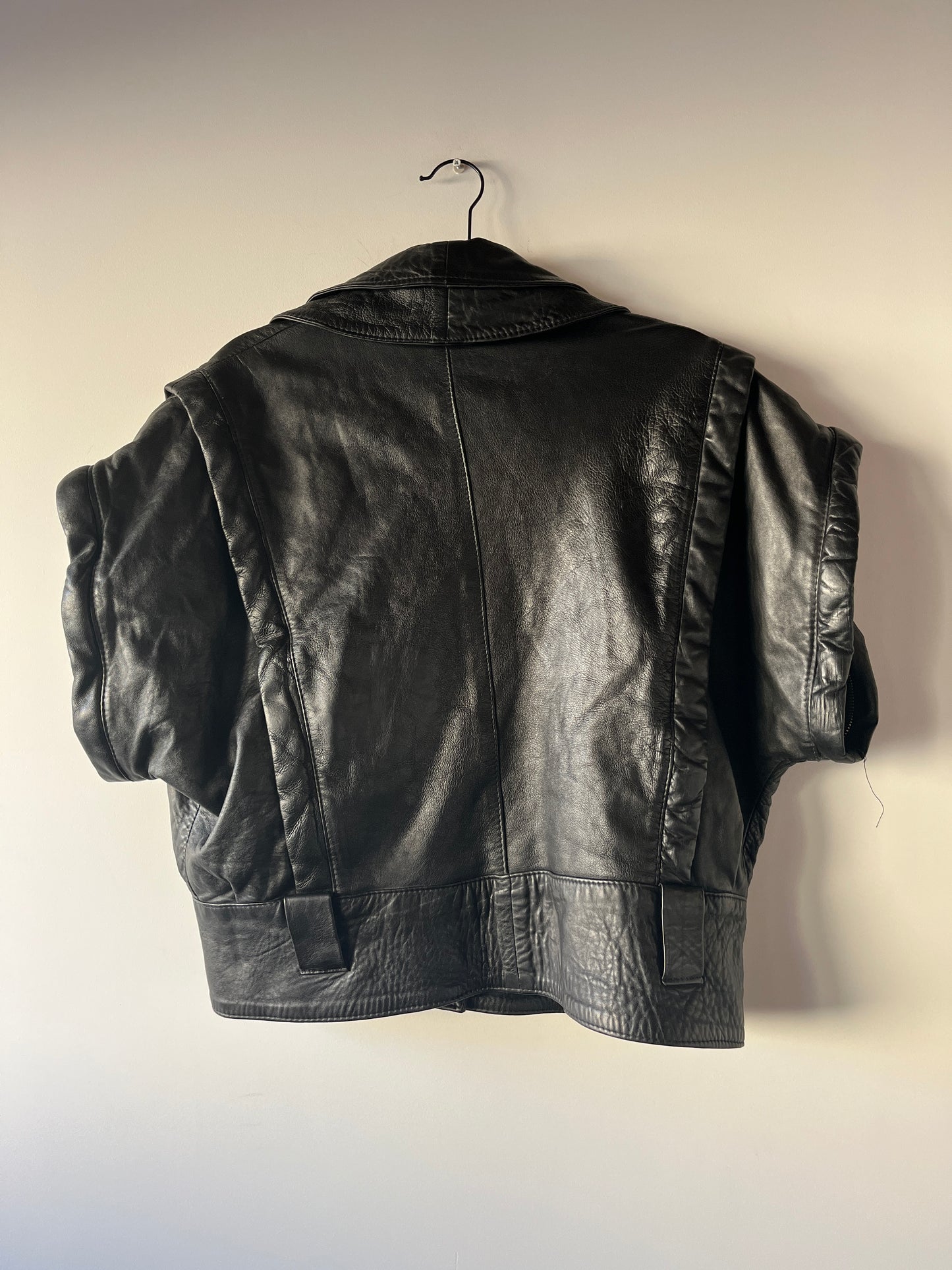 Veste en cuir noir modulable