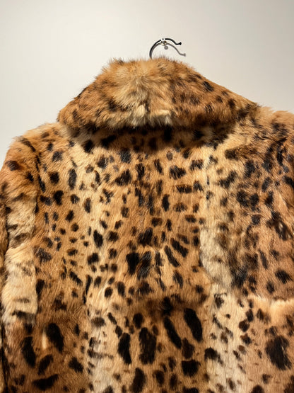 Veste en fourrure imprimée léopard
