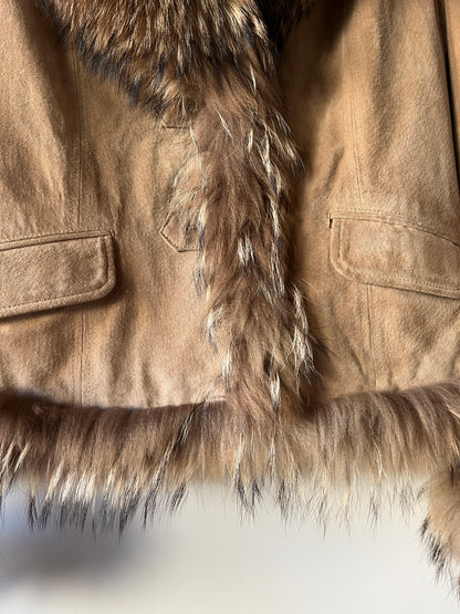 Veste en cuir avec bordures en fourrure beige