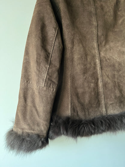 Veste en cuir avec bordures en fourrure marron