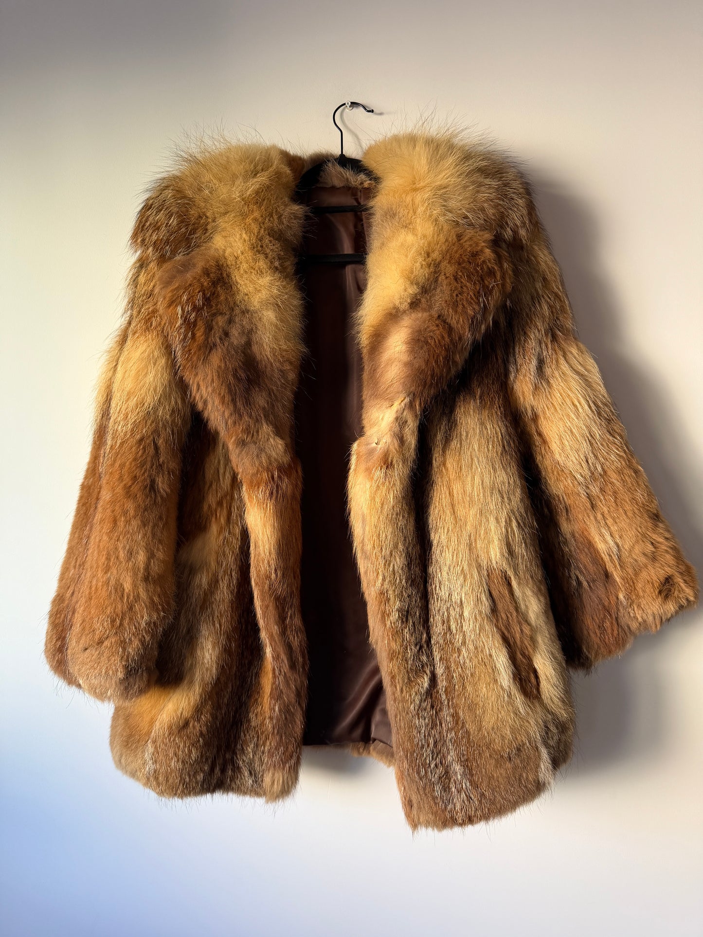 Manteau en fourrure fauve