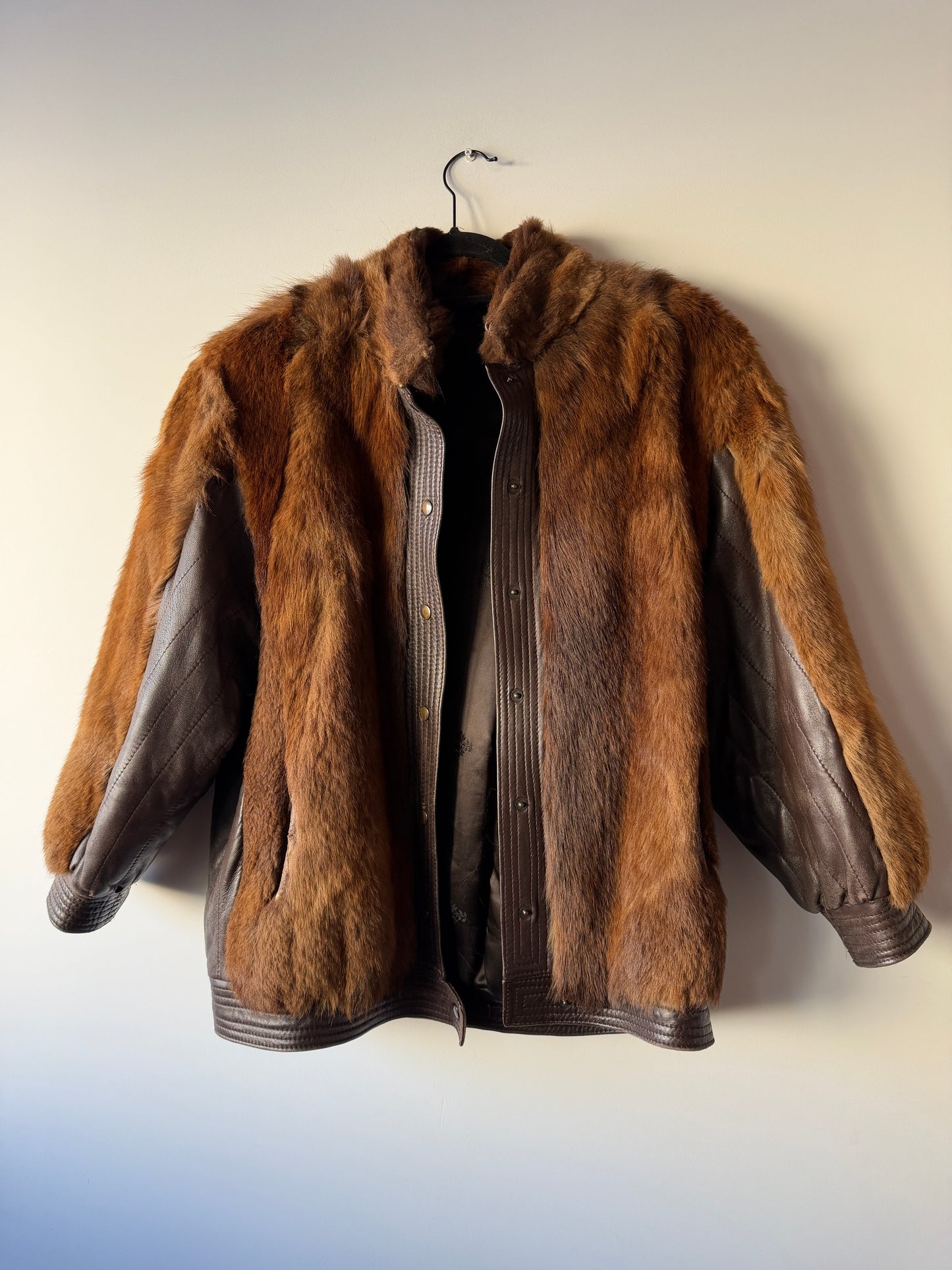 Veste en fourrure et cuir marron