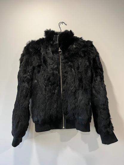 Veste courte en fourrure noire