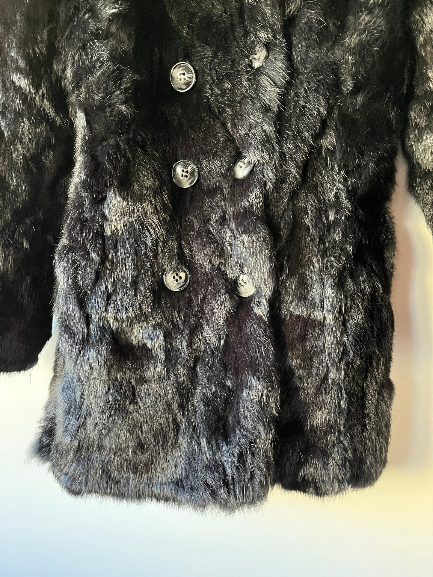 Manteau en fourrure forme caban