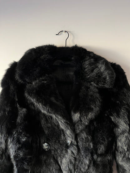 Manteau en fourrure forme caban