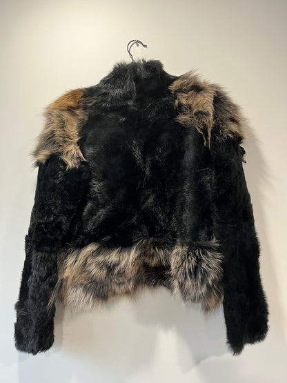Manteau court en fourrure noir et marron