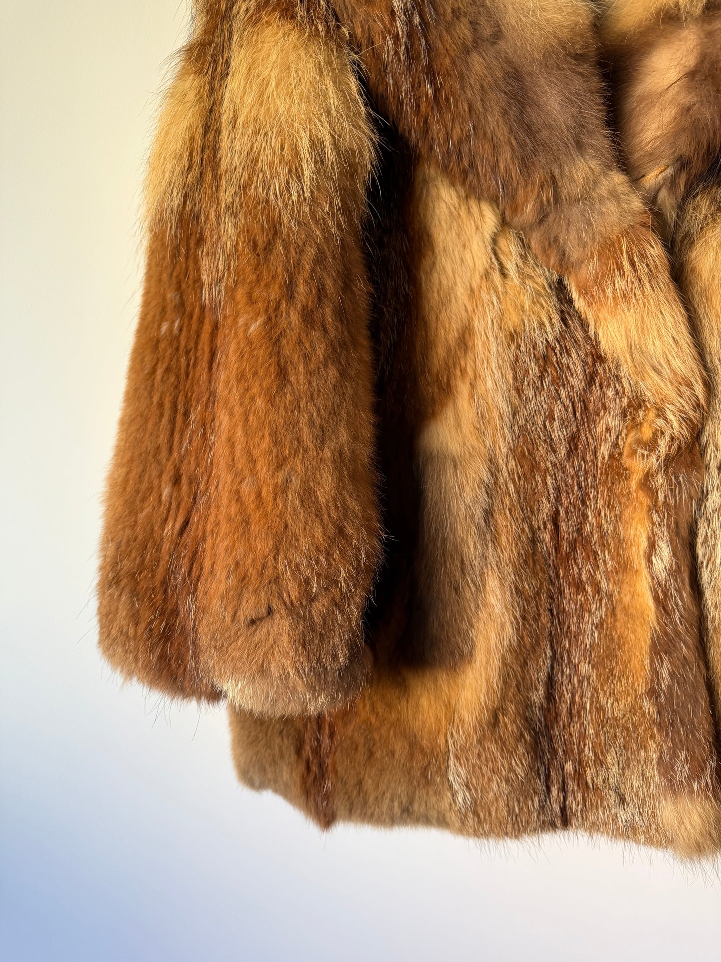 Manteau en fourrure fauve