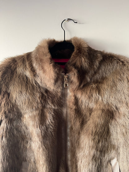 Veste courte en fourrure marron