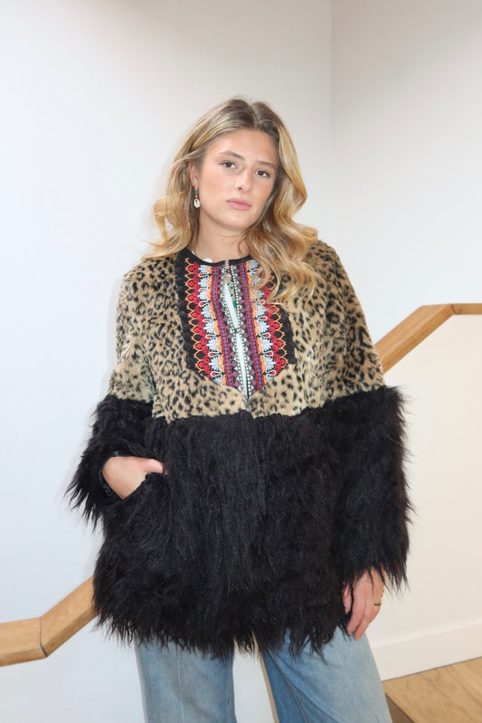 Veste bi-matière léopard brodé et fausse fourrure