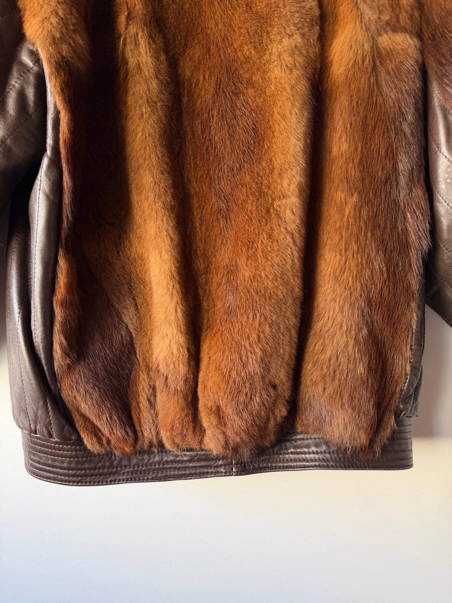 Veste en fourrure et cuir marron