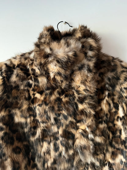 Manteau en fourrure imprimé léopard