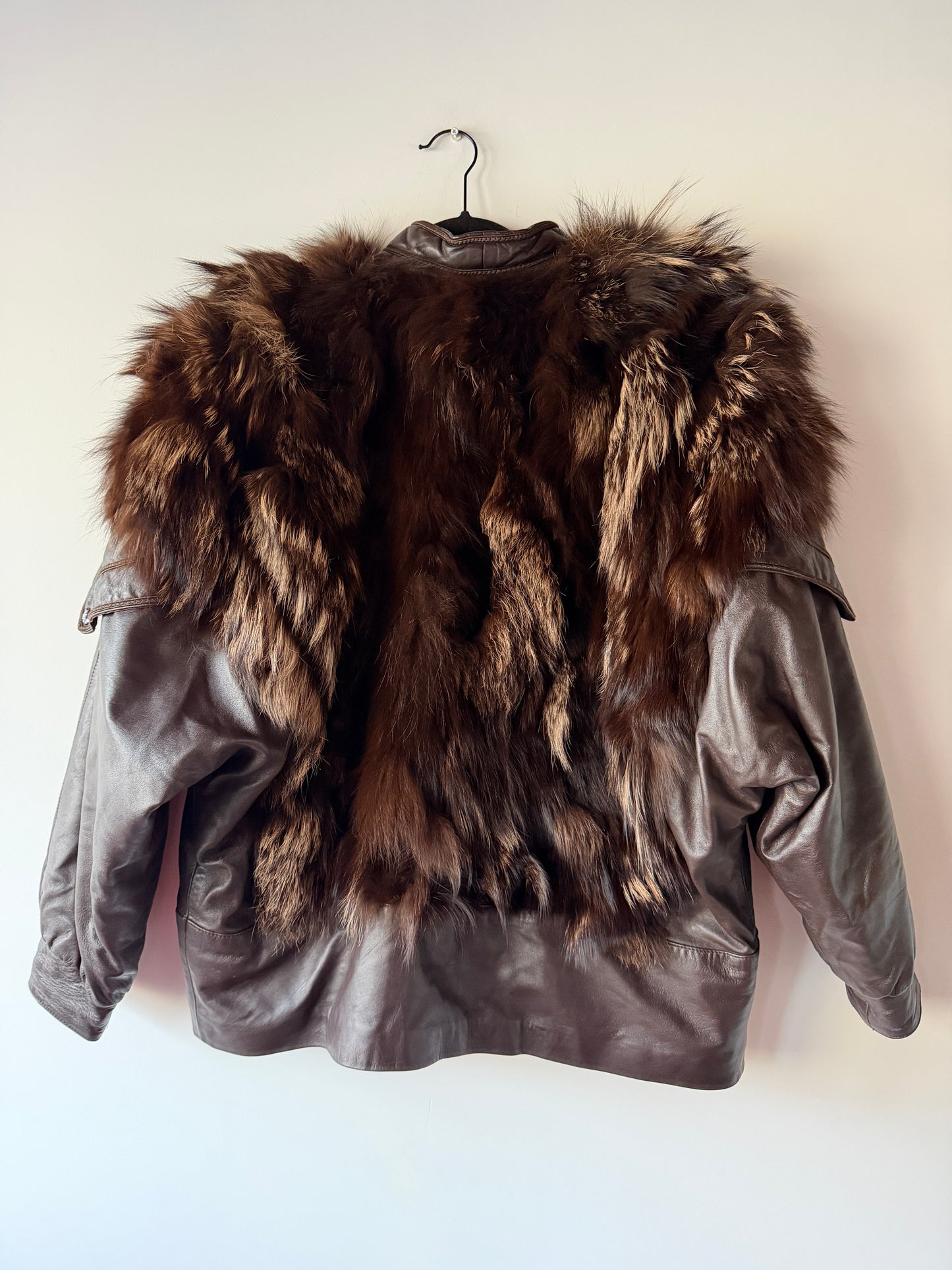 Veste en fourrure et cuir marron