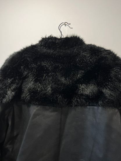 Veste en simili cuir et fausse fourrure