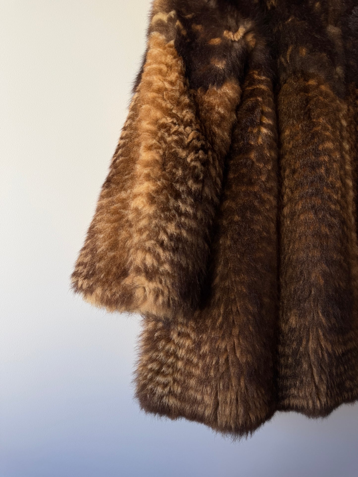 Manteau en fourrure marron