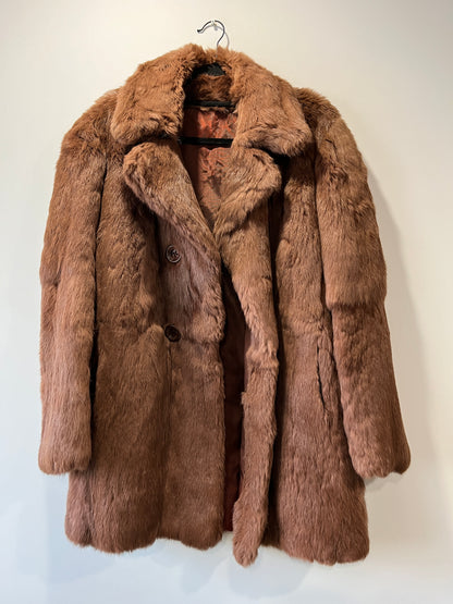 Manteau en fourrure marron