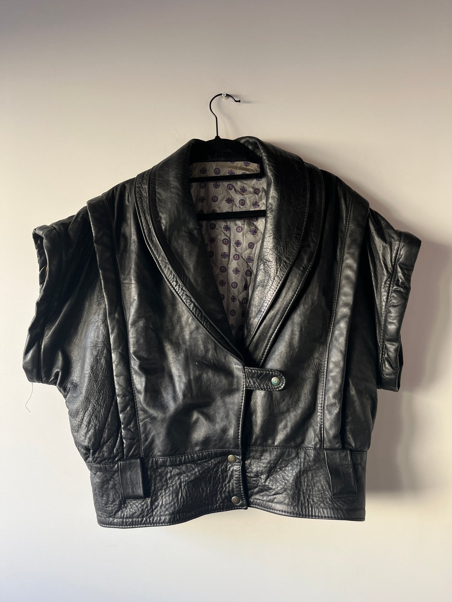 Veste en cuir noir modulable