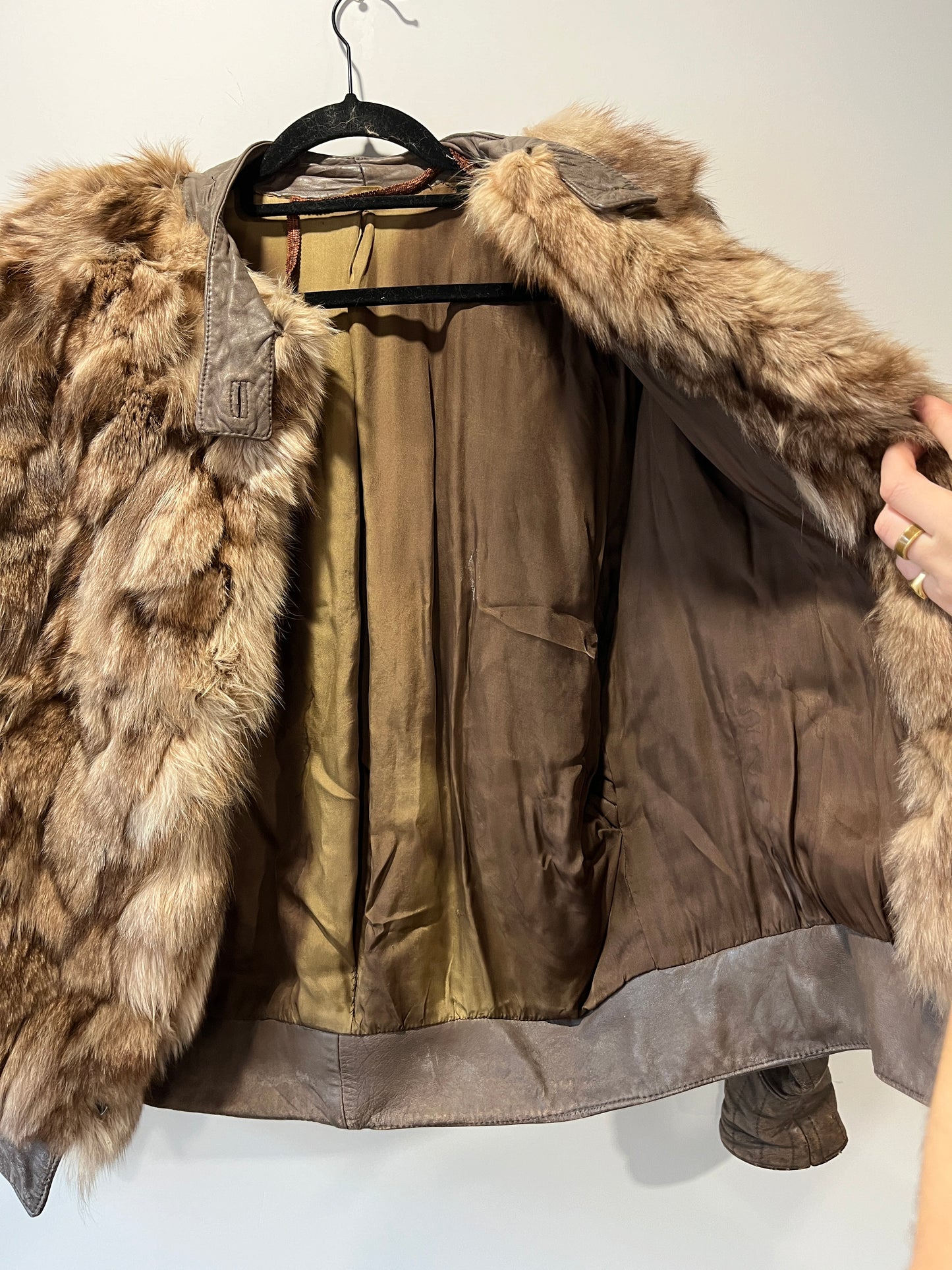 Veste en fourrure et cuir
