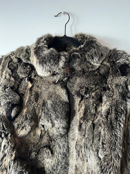 Veste en fourrure grise