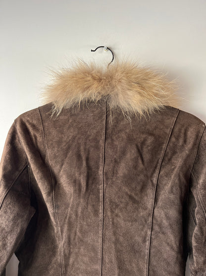 Veste en cuir avec bordures en fourrure