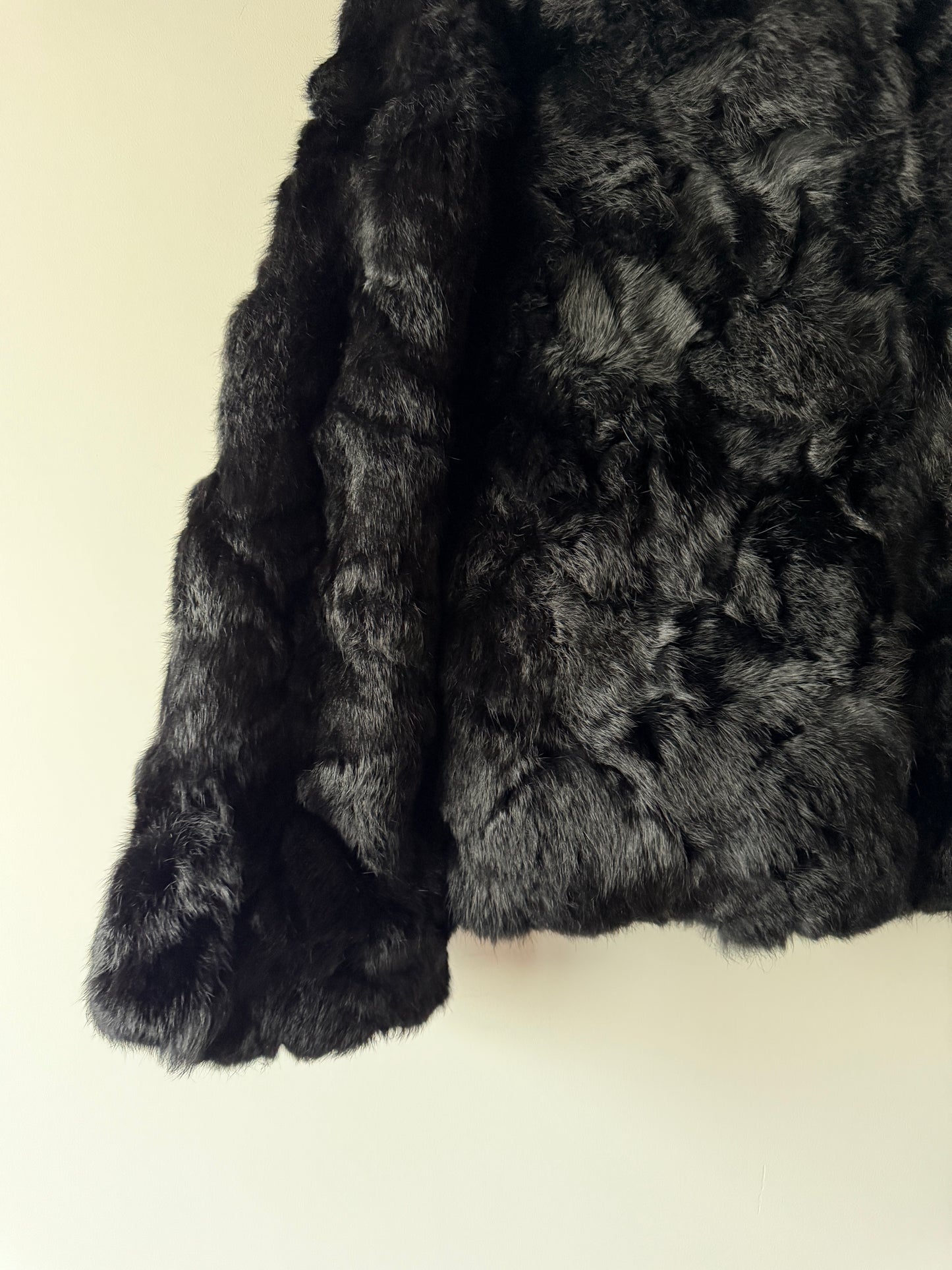 Manteau en fourrure noir
