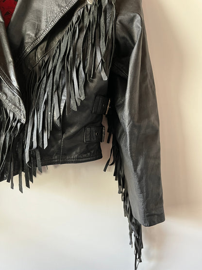 Veste en cuir noire à franges