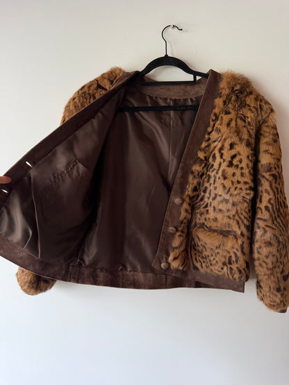 Veste en fourrure imprimée léopard