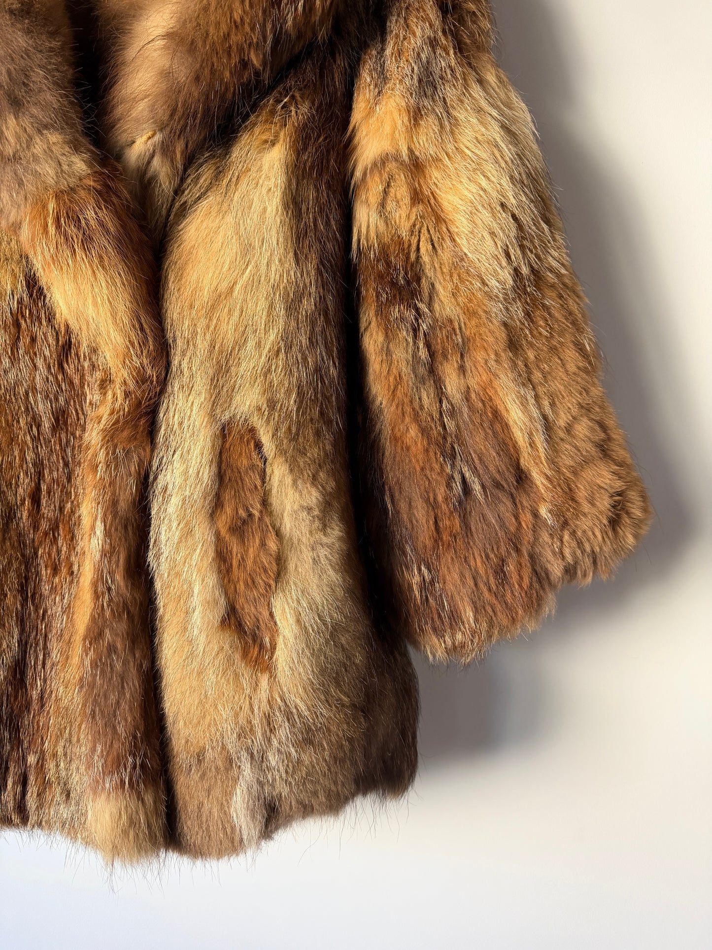 Manteau en fourrure fauve