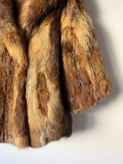 Manteau en fourrure fauve