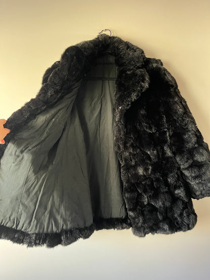 Manteau en fourrure noir