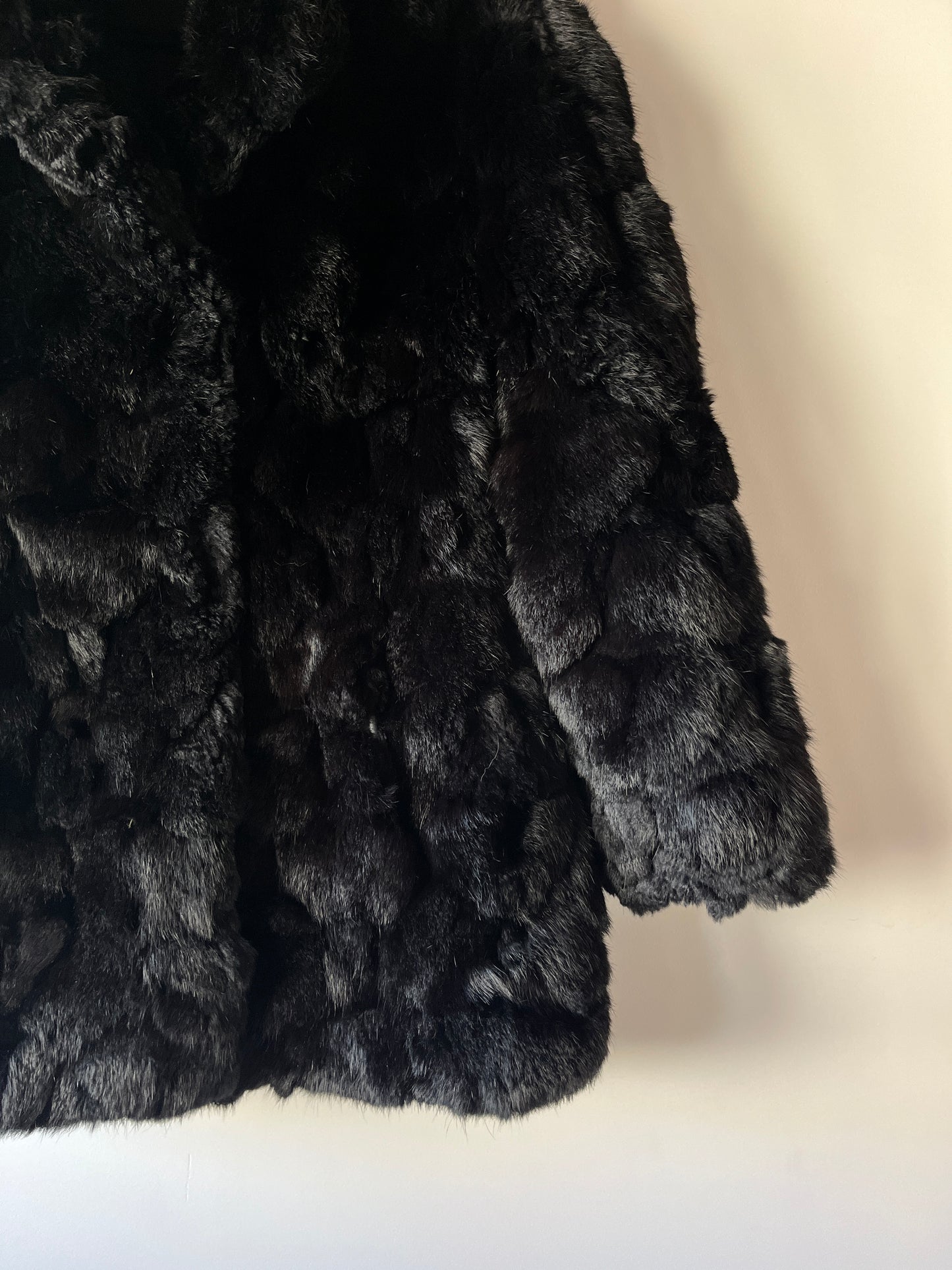 Manteau en fourrure noir