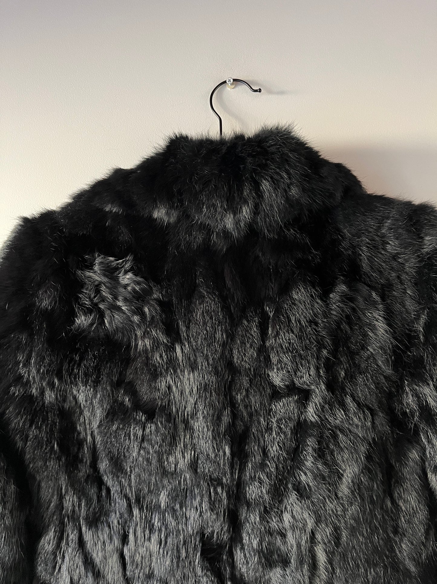 Manteau en fourrure forme caban