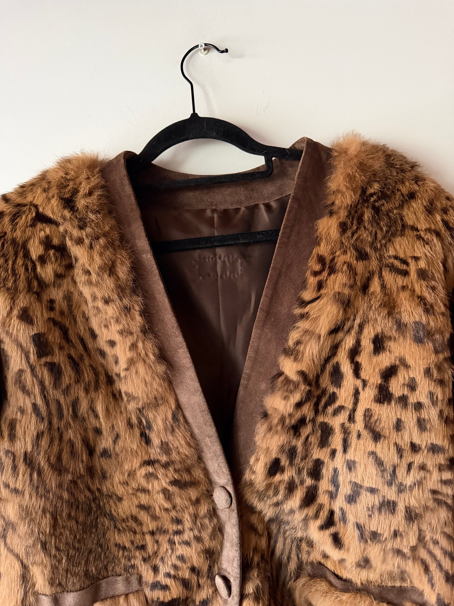 Veste en fourrure imprimée léopard
