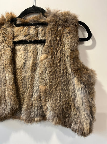 Gilet en fourrure tressée