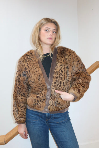 Veste en fourrure imprimée léopard