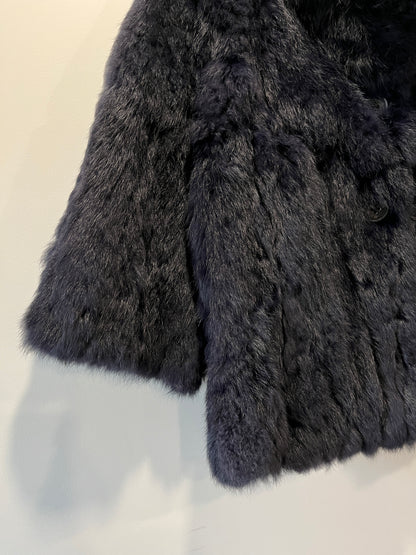 Veste en fourrure bleu nuit manches courtes