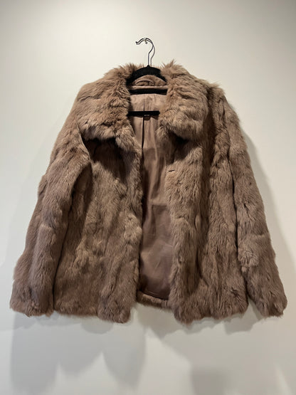 Manteau en fourrure taupe