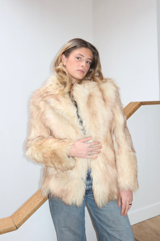 Manteau en fourrure beige