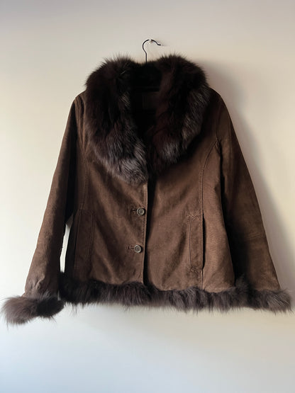Veste en cuir avec bordures en fourrure marron