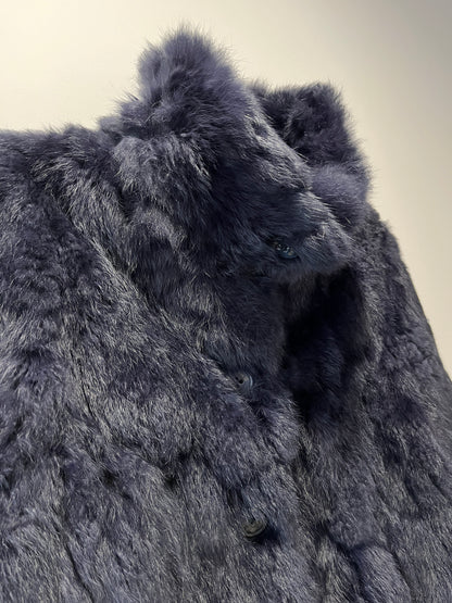 Veste en fourrure bleu nuit manches courtes