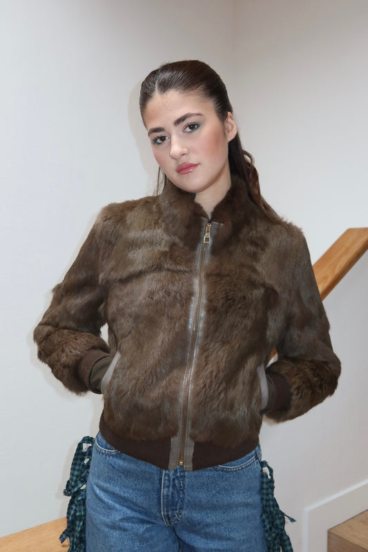 Veste courte en fourrure marron