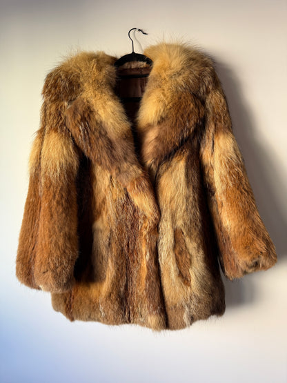 Manteau en fourrure fauve