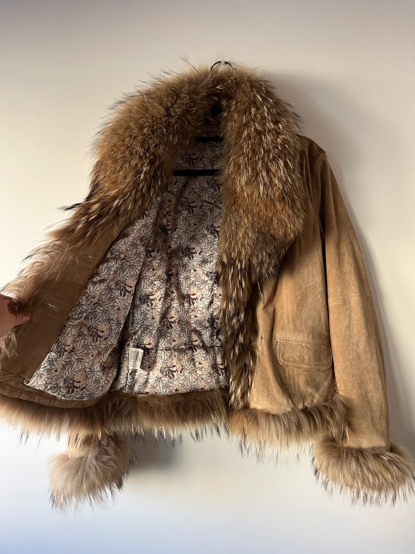 Veste en cuir avec bordures en fourrure beige