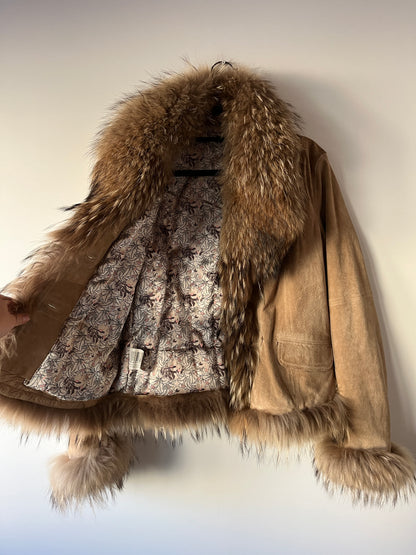 Veste en cuir avec bordures en fourrure beige