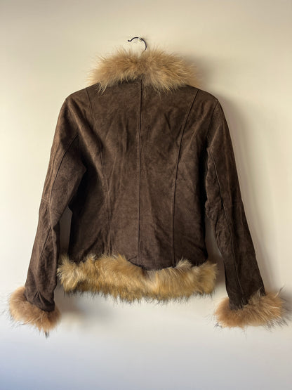 Veste en cuir avec bordures en fourrure